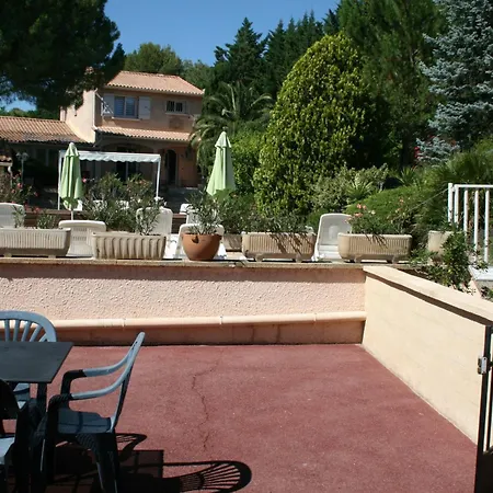 Mas Des Petits Loups Holiday home *